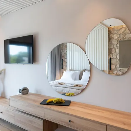 Aparthotel Theretra Seaside