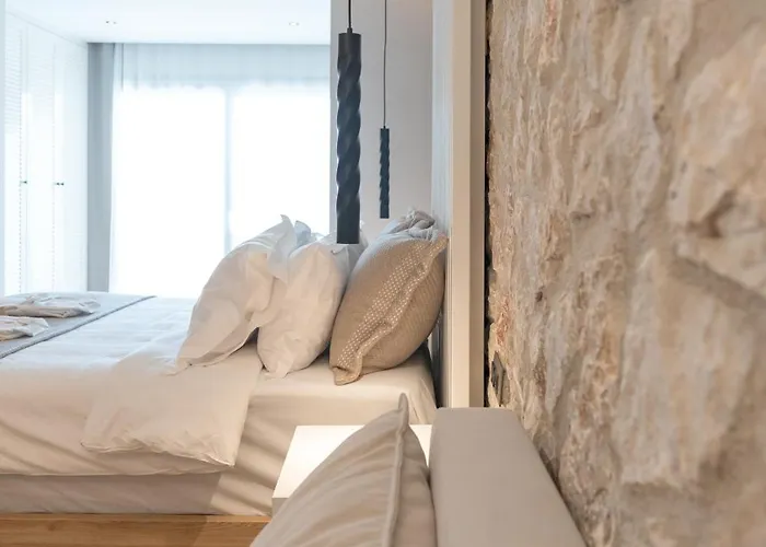 Theretra Seaside Pefki