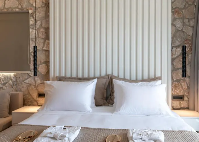 Theretra Seaside Pefki