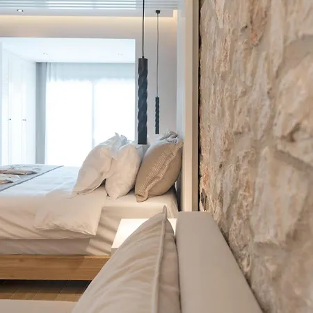 Theretra Seaside Pefki